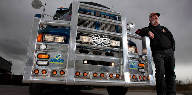 10:30: Shipping Wars (S8 E1) (S8) | TV10 | 12/19 2025