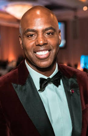 Kevin Frazier as 