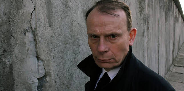 12:00 AM: Sleuths, Spies & Sorcerers: Andrew Marr's Paperback Heroes | BBC Four | 2/5 2026