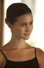 Julia Goldani Telles som 