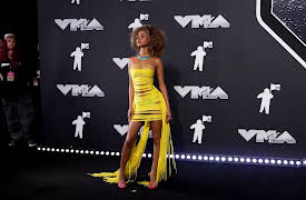 Fashion Forward: Season 4: Fashion Forward 446