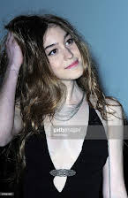 Joséphine Berry som Eva Matteï