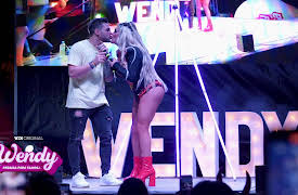 Wendy: Perdida pero famosa season-1: Wendy: Perdida pero famosa - Team Infierno para siempre