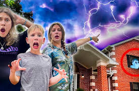 SuperHeroKids: Spooky House Mystery Challenge!