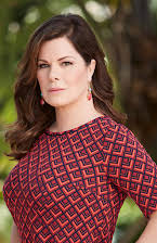 Marcia Harden como Sara Jean Reynolds