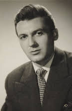 Manuel Monroy como Vicente Aguirre