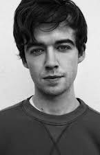 Alex Lawther como 