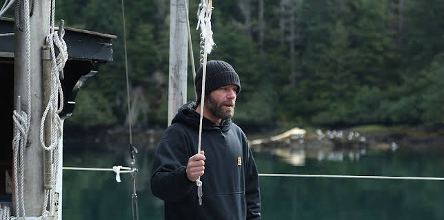 10:00 PM: Lawless Island | Nat Geo Wild | 12/12 2025