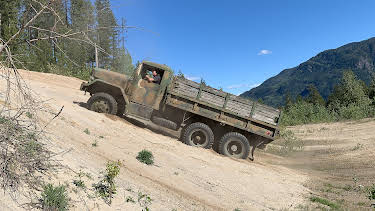 01:00: Rust Valley Restorers (S3 E5) (S3) | TV10 | 5/6 2026