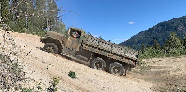 12:00: Rust Valley Restorers (S3 E5) (S3) | TV10 | 11/22 2025