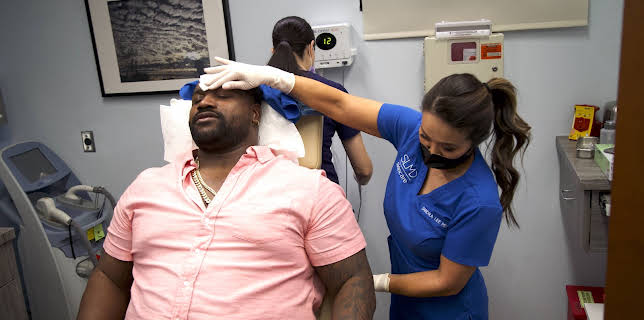 01:35: Dr. Pimple Popper (S5 E17) (S5) | TLC | 12/30 2025