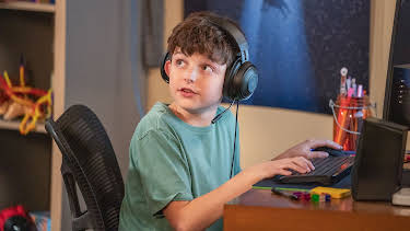 07:55: Extended Family (S1 E3) (S1) | TV6 | 4/18 2026