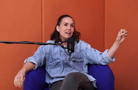 Sepa la madre season-1: Adolescencia, ¿nos asusta o nosotras estábamos peor?