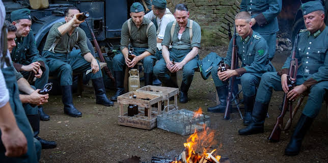 22:30: Ganz normale Männer - Der "vergessene Holocaust" | ZDFinfo | 12/18 2025