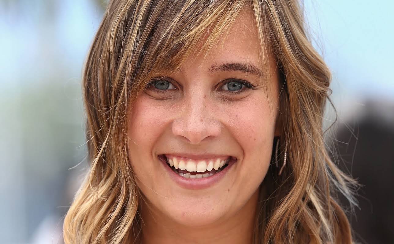 Julie De Bona