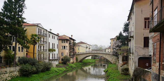 10:25: Husjakten: verden rundt (S139 E13) (S139) | VOX | 10/31 2025