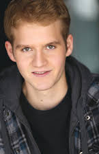 Dalton E. Gray como Younger Boy 
  
  
  (as Dalton Gray)