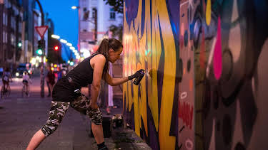 22:45: Wie Hamburg bunt wurde: Die Entstehung der Graffitiszene | Radio Bremen | 8/24 2026