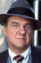 Karl Malden como Harold 'Mitch' Mitchell