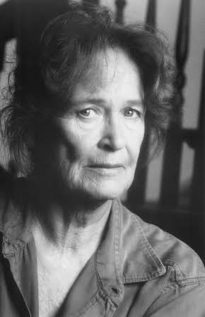 Colleen Dewhurst as Mom Hall