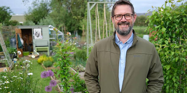 2:45 PM: Escape to the Country (S22) | BBC One East Midlands | 11/28 2025