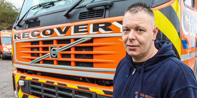 2:05 AM: Trucking Hell (S4 E9) (S4) | Paramount | 1/27 2026