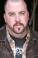 Chris Sullivan som 