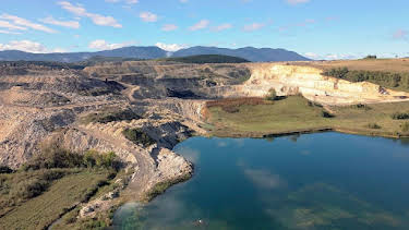 19:40: Re: Bosniens Bauern und der Kohle-Clan | Arte | 4/8 2026