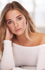 Samantha Helt som Monique