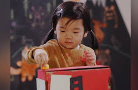 Season 1: Cardboard Box Firetruck | Puffy Paint Cupcake