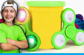 KidCity: DIY Fidget Spinners by KidCity!