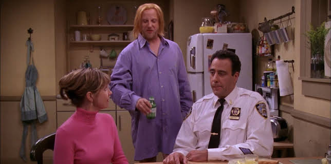 17:00: Alle elsker Raymond (S8 E6) (S8) | TV3 | 12/3 2025