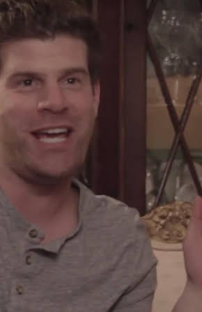 Stephen Rannazzisi as 
