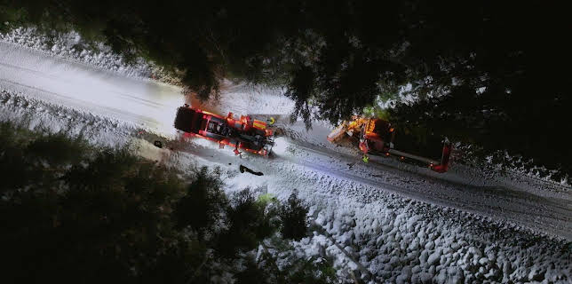 18:00: Ice Road Rescue (S7 E6) (S7) | National Geographic | 11/26 2025