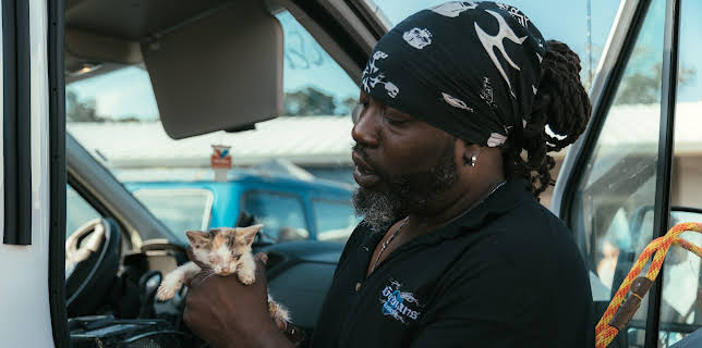 13:05: Guardians of Rescue (S1 E6) (S1) | Animal Planet | 1/23 2026