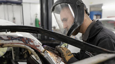 15:30: Salvage Hunters: Classic Cars (S8 E1) (S8) | Discovery Channel | 8/24 2026