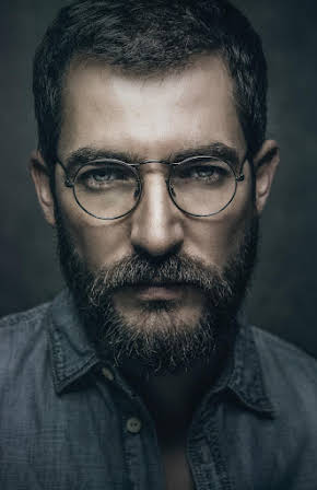 Manuel Balbi as 