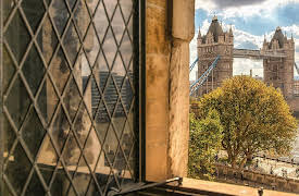 Notorious London: A City Tour: A History of Infamy in the Tower of London