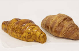 Stab That Cake!: Real or Baked?