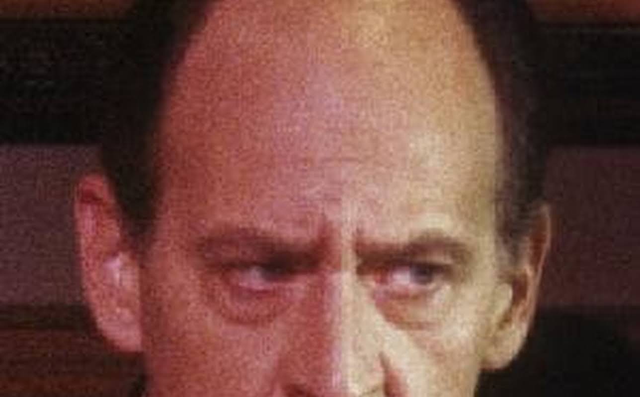 Earl Boen