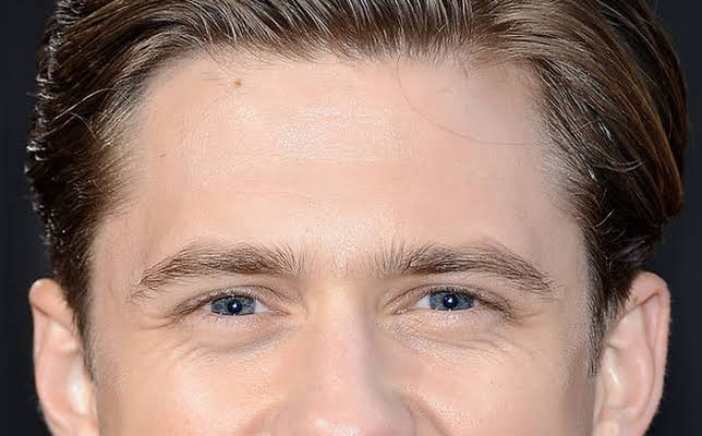 Aaron Tveit