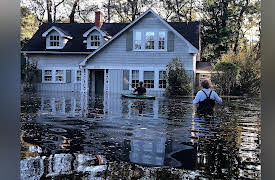 H2O: The Molecule That Made Us: Season 1: Crisis