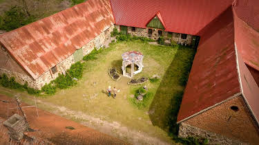 15:25: Hygge i hagen: Gardsplassen | NRK 2 | 4/7 2026