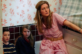 Young Sheldon: A Mother, a Child, and a Blue Man's Backside