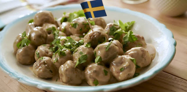 07:15: Girl Meets Farm  (S13 E8) (S13) | TLC | 12/21 2025