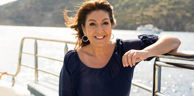 9:00 AM: Holidaying with Jane McDonald (S2 E1) (S2) | 5 Select | 11/5 2025