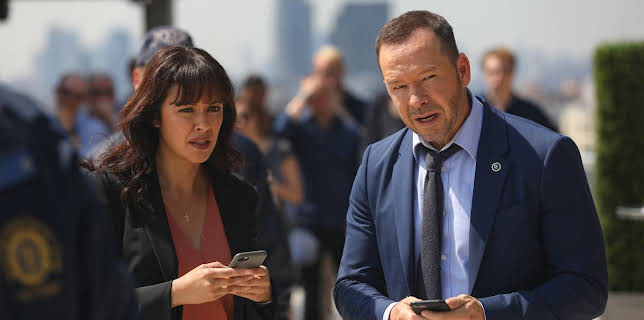 9:00 PM: Blue Bloods (S9 E3) (S9) | 5 USA | 12/18 2025