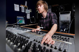 Understanding Modern Electronics: Up the Treble, Down the Bass!