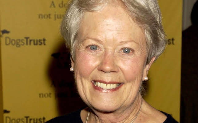 Annette Crosbie