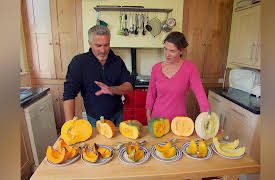 Paul Hollywoods Pies & Puds: Thai Chicken Pie